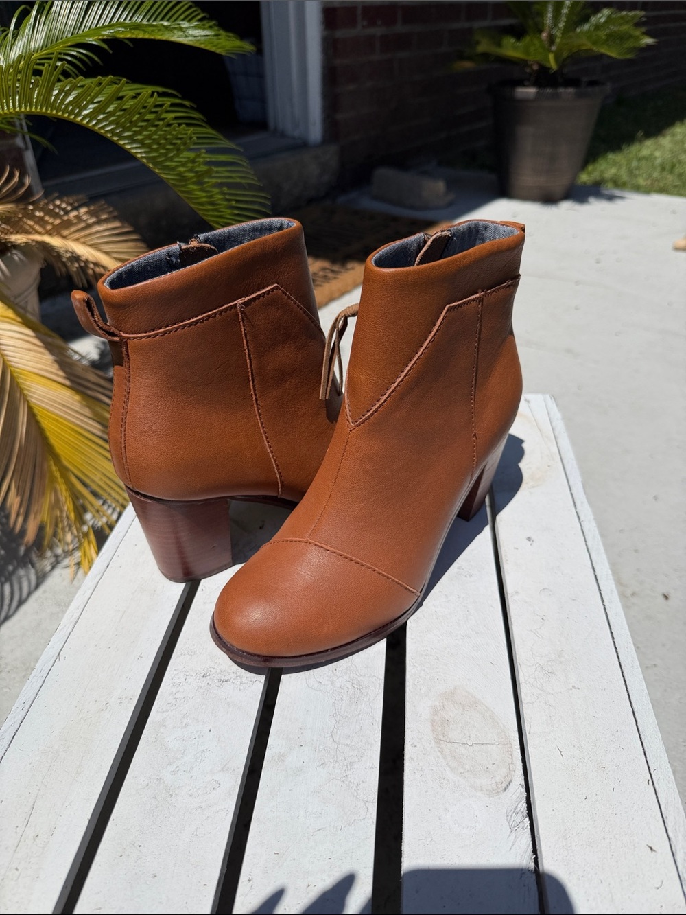 Tom’s Women’s Tan Ankle Boots - Classic Leather